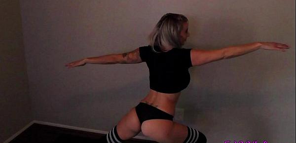 Babe stretches before getting fucked